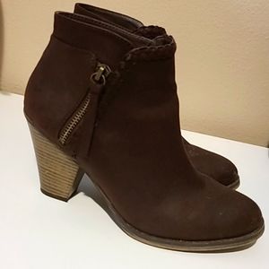 Mia Brown boots